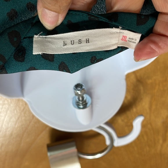 Lush XXL Dark Green Animal Print Top Blouse - Picture 5 of 6